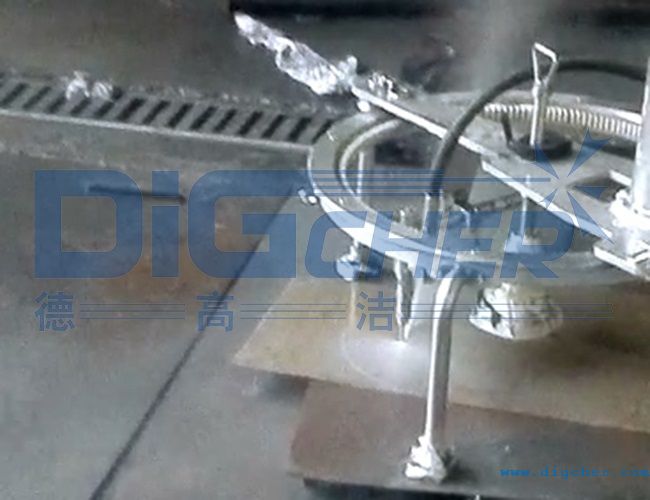 水下養(yǎng)殖網(wǎng)箱清洗技術