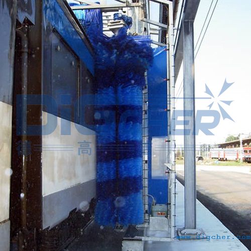 地鐵車輛側(cè)面刷洗